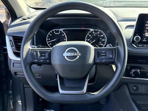 Used 2025 Nissan Rogue S image 18