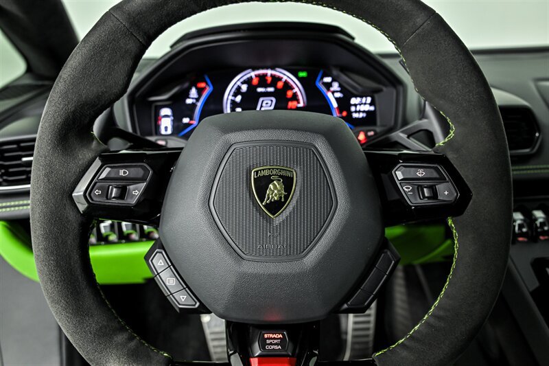 Used 2021 Lamborghini Huracan EVO RWD image 41
