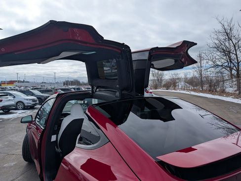 Used 2024 Tesla Model X image 24