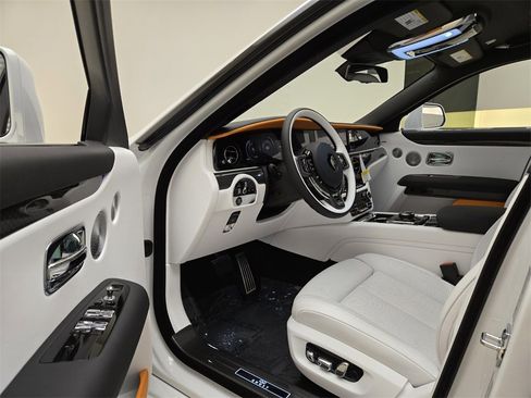 New 2025 Rolls-Royce Ghost Black Badge image 17
