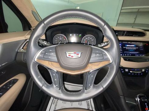 Used 2022 Cadillac XT5 Premium Luxury w/ Platinum Package FWD image 14