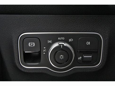 Used 2024 Mercedes-Benz GLB 35 AMG 4MATIC image 9