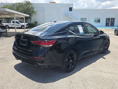 Used 2023 Nissan Sentra SR w/ Midnight Edition Package FWD image 3