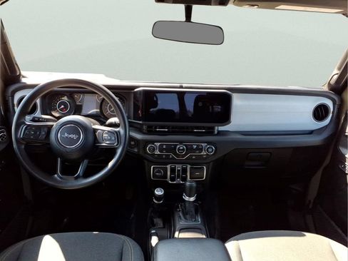 Used 2025 Jeep Gladiator Sport AWD/4WD image 15