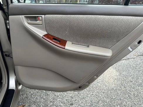 Used 2004 Toyota Corolla CE image 19
