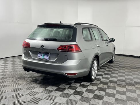 Used 2016 Volkswagen Golf S image 5