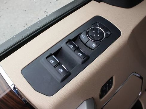 Used 2015 Ford F150 Lariat w/ Equipment Group 502A Luxury AWD/4WD image 7