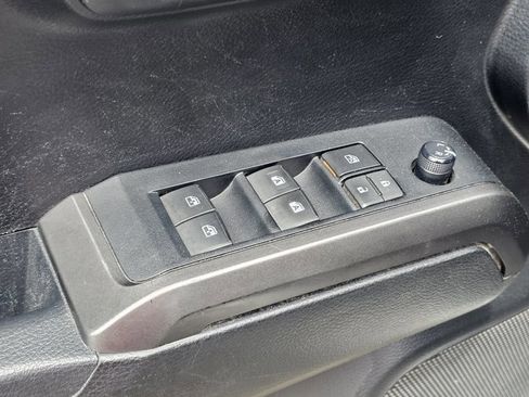 Used 2022 Toyota Tacoma TRD Off-Road RWD image 16