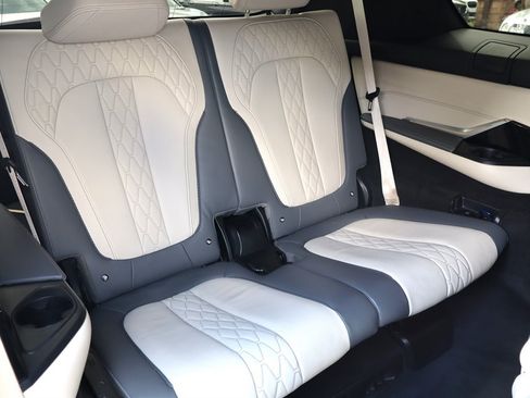 Used 2023 BMW X7 M60i w/ Executive Package AWD/4WD image 28