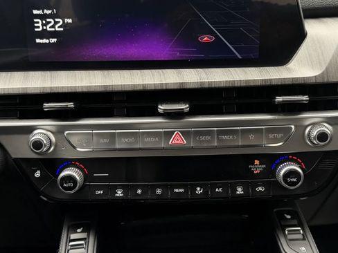 Used 2024 Kia Telluride EX image 24