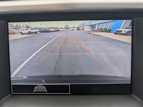 Used 2021 GMC Acadia SLE FWD image 24