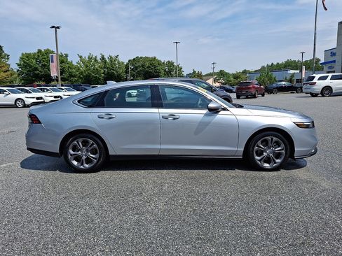Used 2024 Honda Accord EX image 7