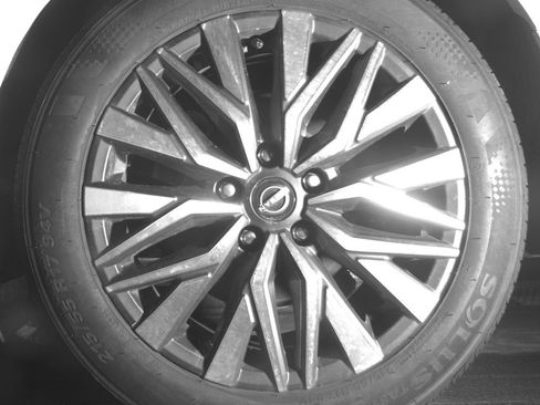 Used 2025 Nissan Altima 2.5 SV FWD image 12