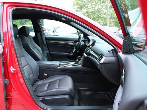 Used 2018 Honda Accord Sport image 29