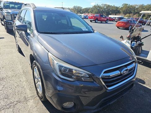 Used 2019 Subaru Outback 2.5i Premium image 3