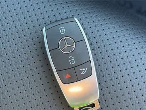 Certified 2022 Mercedes-Benz GLC 300 4MATIC image 37