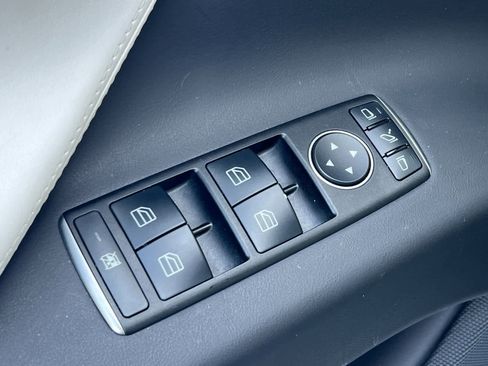 Used 2016 Tesla Model X P90D image 14