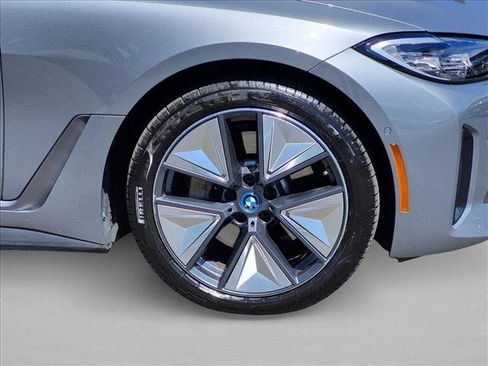Used 2023 BMW i4 eDrive35 RWD image 25