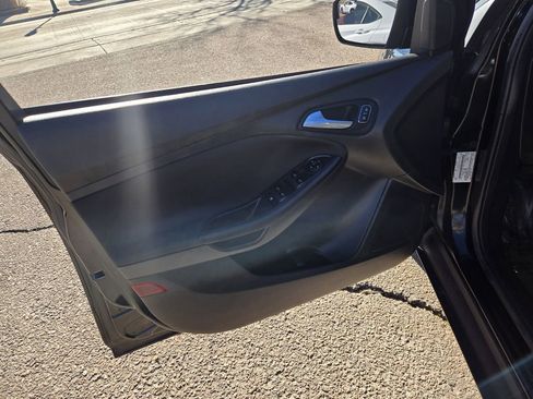 Used 2016 Ford Focus SE image 14