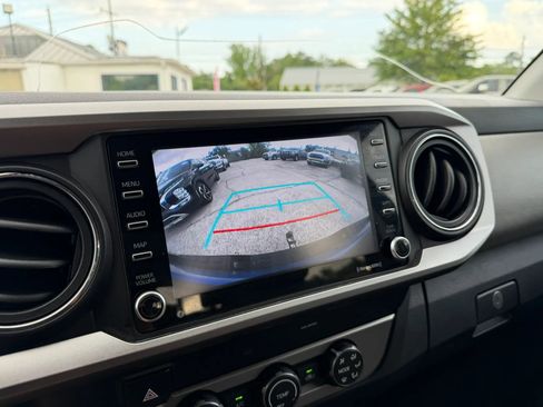 Used 2020 Toyota Tacoma SR5 image 15