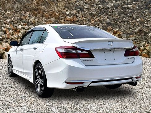 Used 2017 Honda Accord Sport image 11