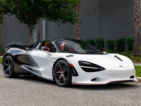 Used 2024 McLaren 750S Spider RWD image 24