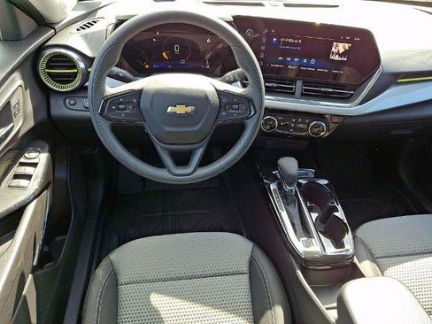 New 2026 Chevrolet Trax LT image 7