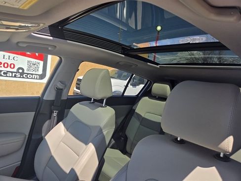 Used 2022 Kia Sportage EX AWD/4WD image 9