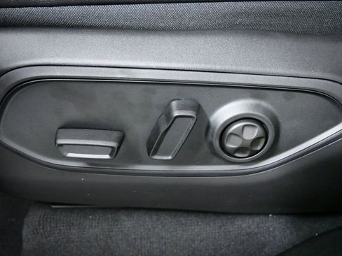 Used 2024 Jeep Grand Cherokee Altitude image 37