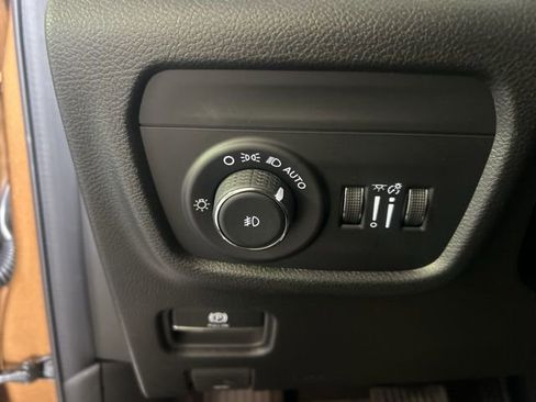 New 2026 Jeep Grand Cherokee Limited AWD/4WD image 18