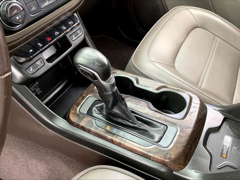 Certified 2022 GMC Canyon Denali AWD/4WD image 14