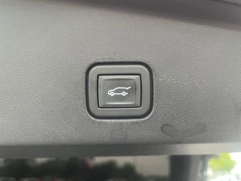 Used 2024 Cadillac Lyriq Sport RWD image 15