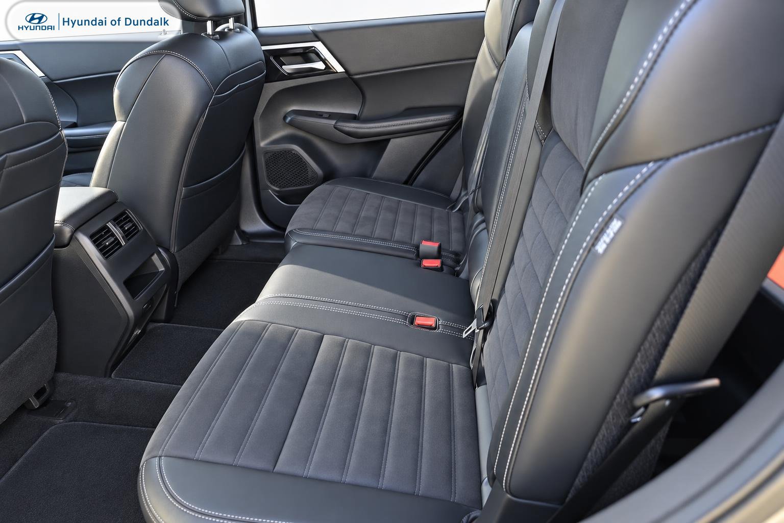 Used 2025 Mitsubishi Outlander SE AWD/4WD image 9
