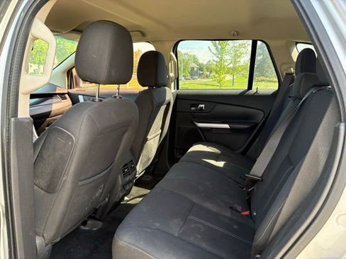 Used 2014 Ford Edge SE FWD image 17