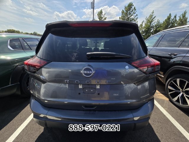 Used 2024 Nissan Rogue S FWD image 3