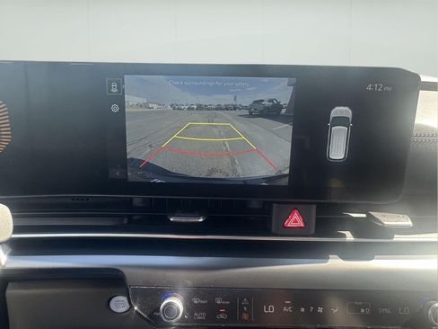 Used 2026 Kia Carnival FWD image 26