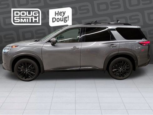 Used 2022 Nissan Pathfinder Platinum w/ Cargo Package image 2