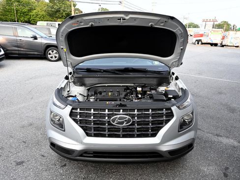 Used 2022 Hyundai Venue SEL image 40