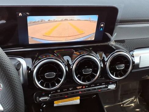 New 2026 Mercedes-Benz GLB 250 image 6