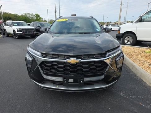 Used 2024 Chevrolet Trax LT image 17