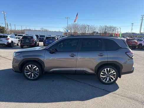 Used 2025 Subaru Forester Touring image 4