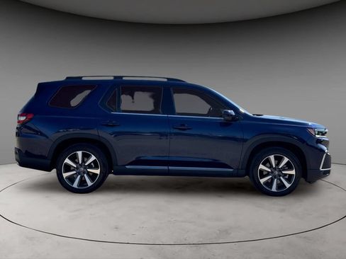 Used 2025 Honda Pilot Elite image 4