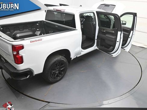 Used 2025 Chevrolet Silverado 1500 LT Trail Boss AWD/4WD image 40