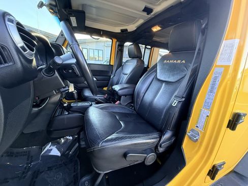 Used 2015 Jeep Wrangler Unlimited Sahara w/ Connectivity Group image 15