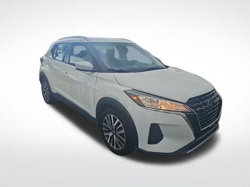 Used 2021 Nissan Kicks SV FWD image 3