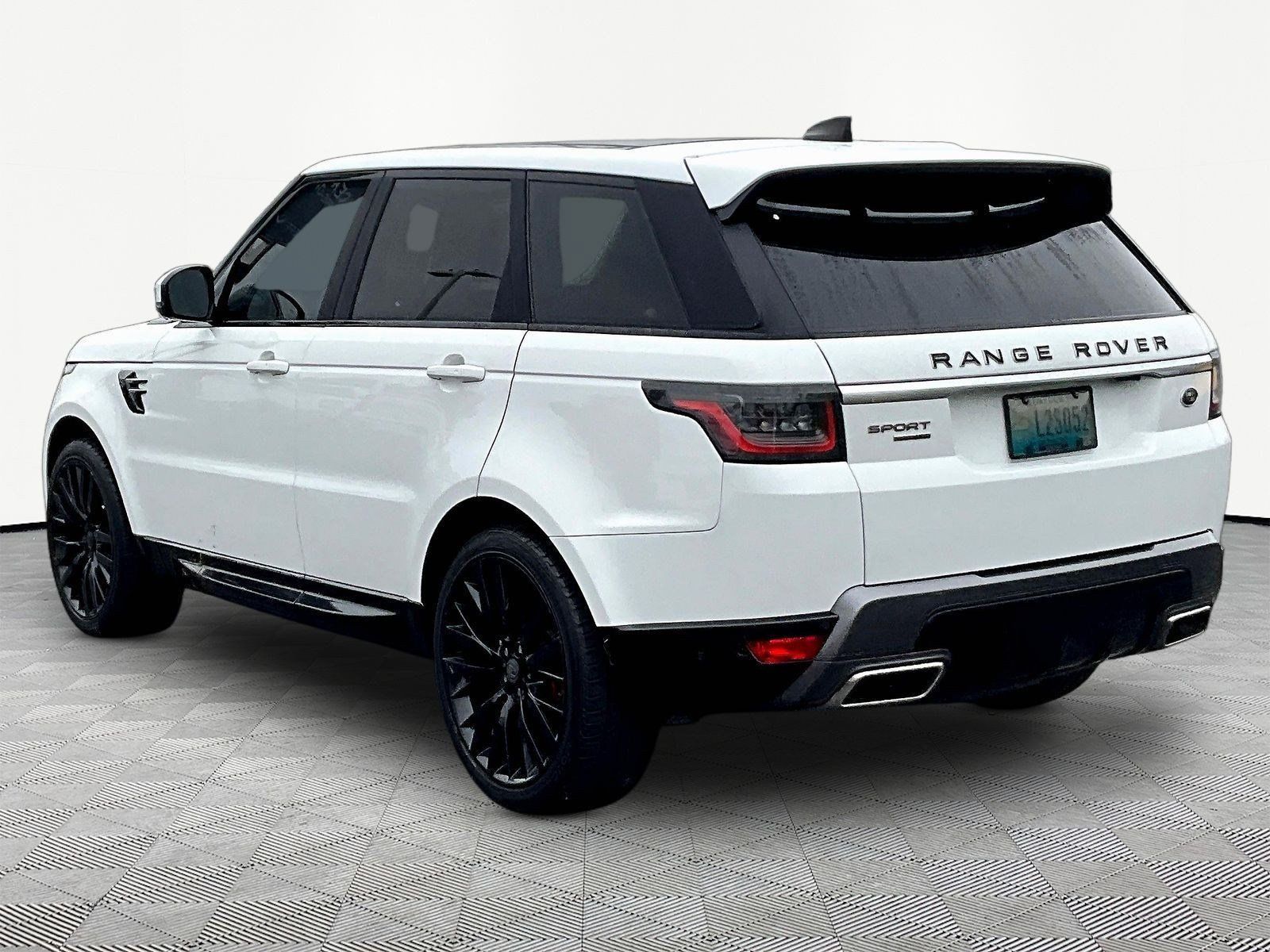 Used 2018 Land Rover Range Rover Sport HSE AWD/4WD image 4
