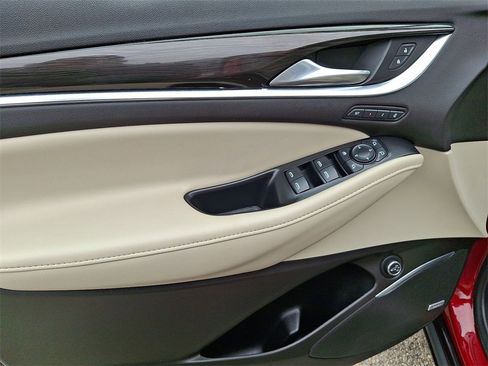 Used 2021 Buick Enclave Premium w/ Sun and Sites Package image 10