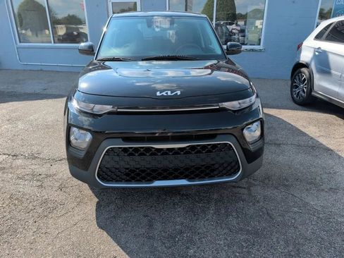 Used 2022 Kia Soul LX w/ Technology Package FWD image 2