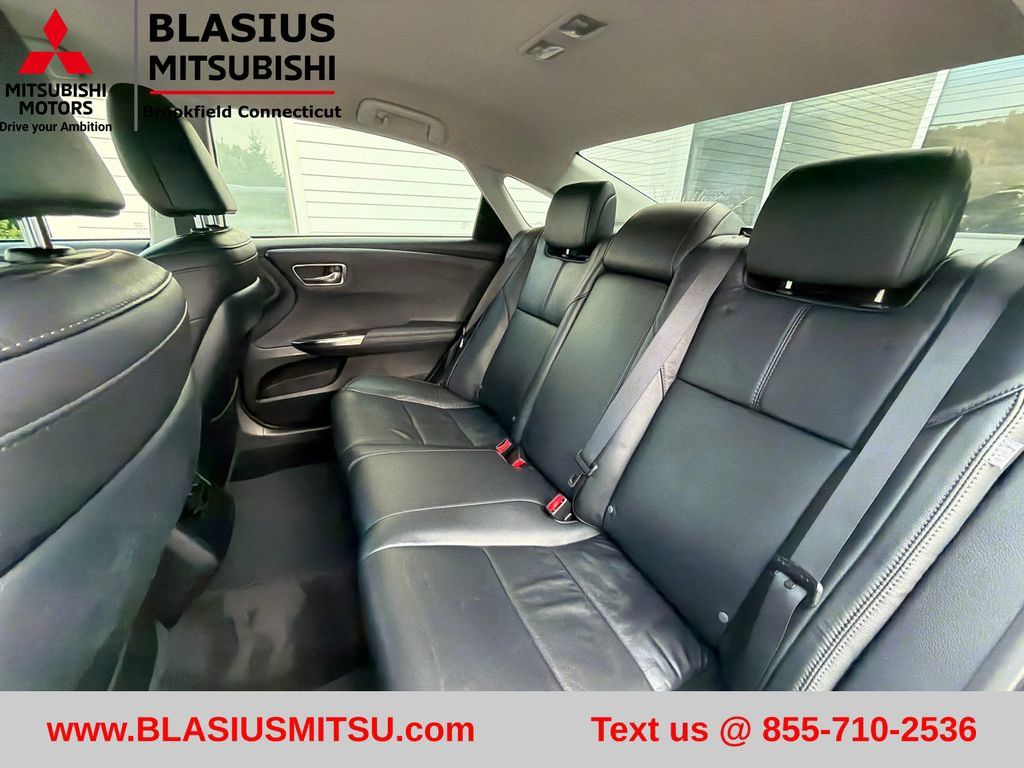 Used 2013 Toyota Avalon XLE FWD image 35