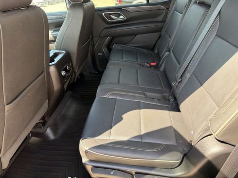 Used 2023 GMC Yukon SLT AWD/4WD image 15